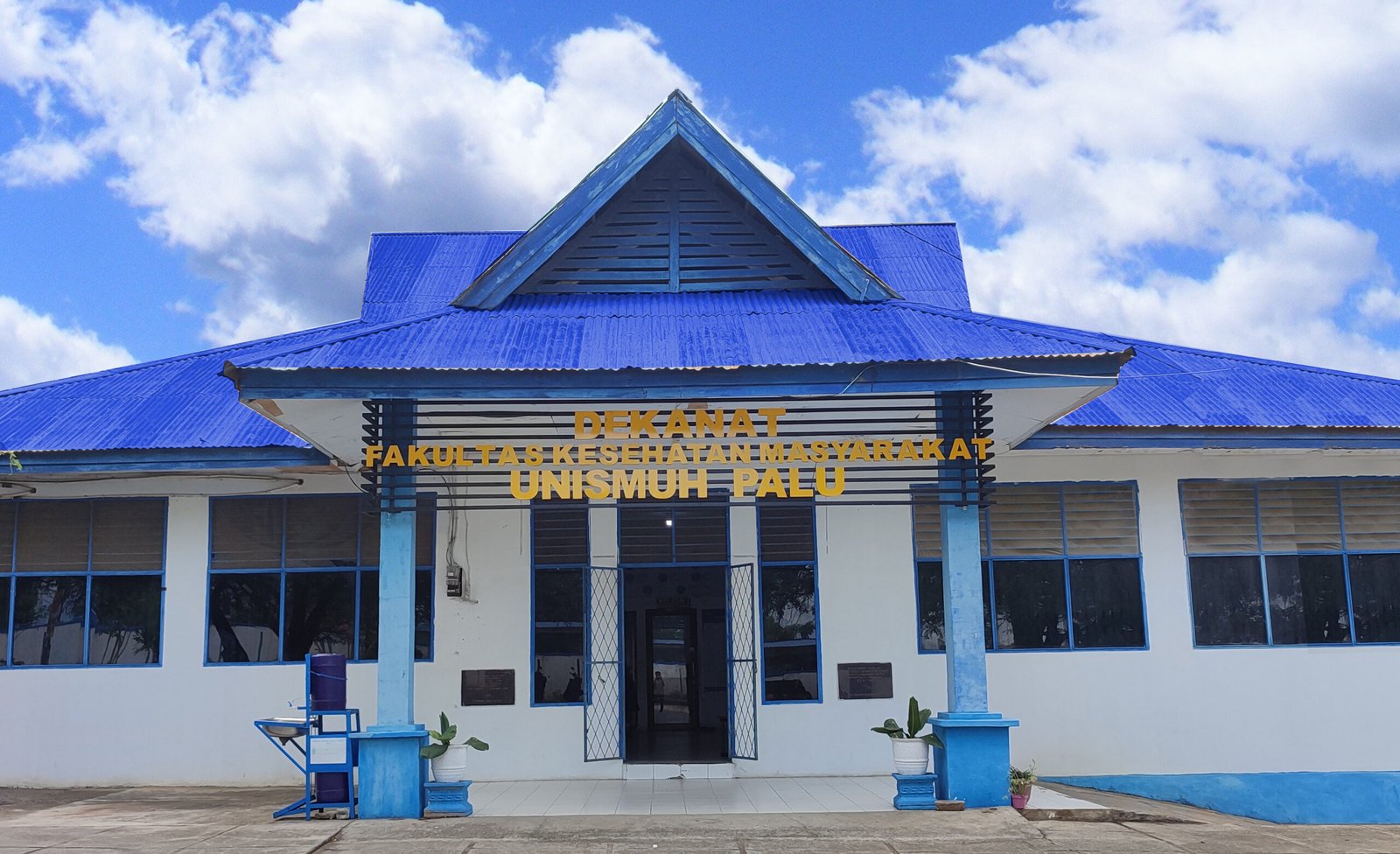 Gedung Dekanat Fakultas Kesehatan Masyarakat Universitas Muhammadiyah Palu